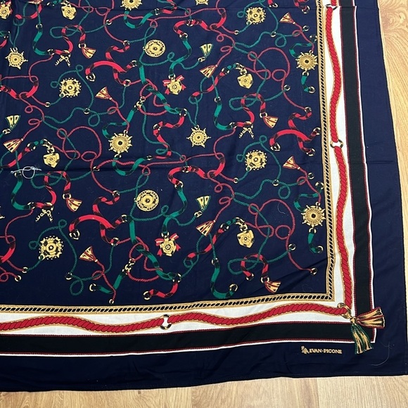 54” Square Evan Picone Soft Wool Oversized Shawl Wrap Rope Medallion Pattern - Picture 3 of 4